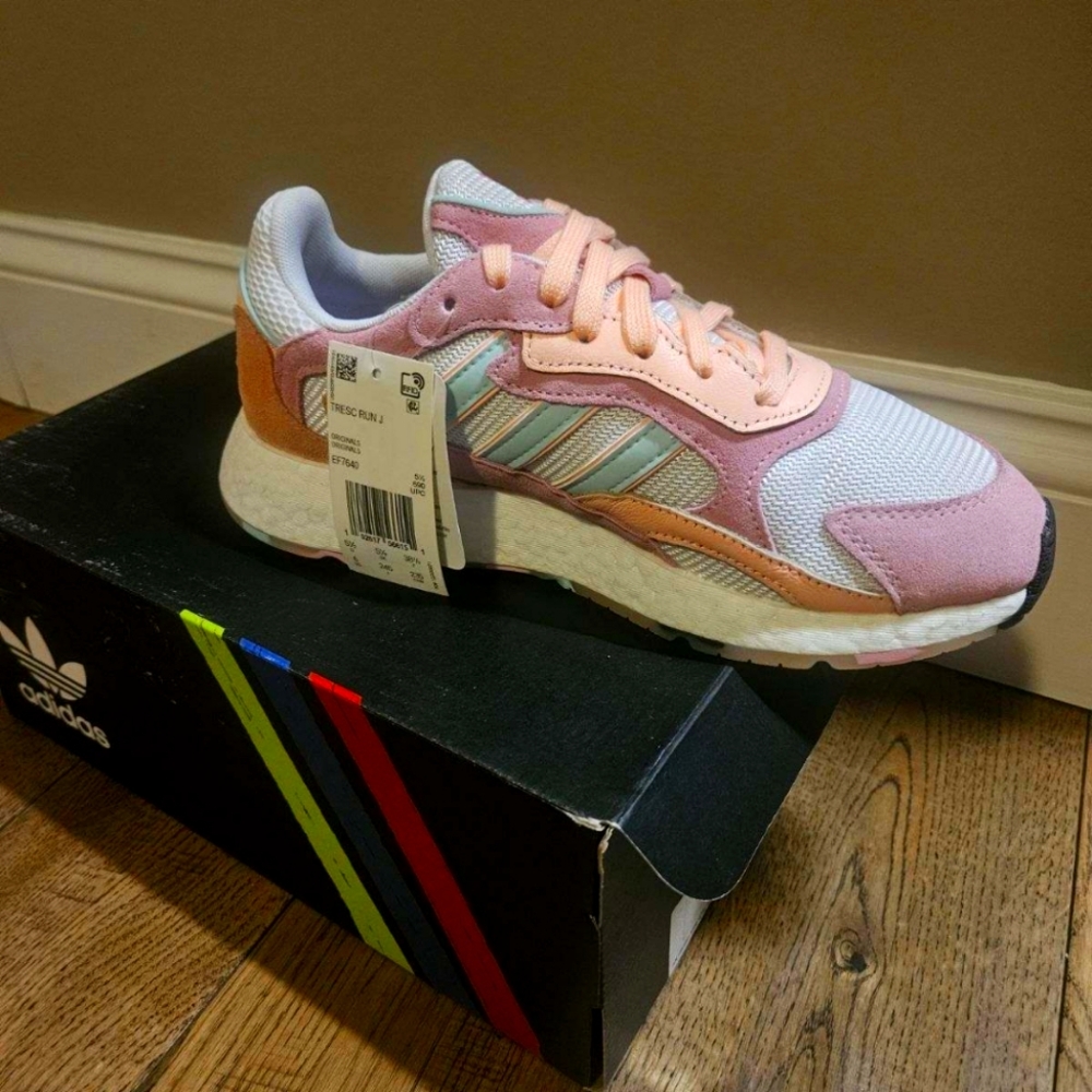 Adidas Sneakers